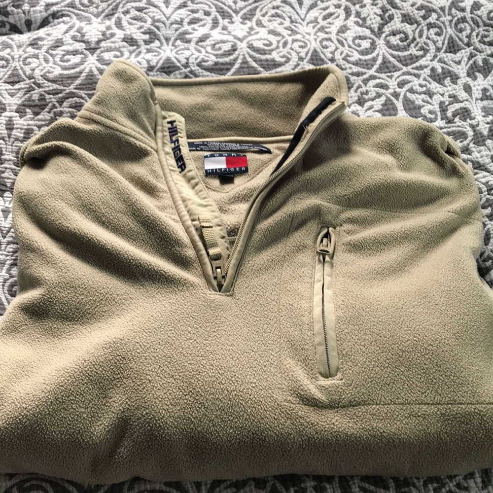 Pullover sweater